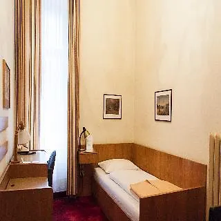 מלון Fuerstenhof 3*