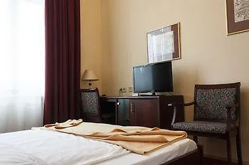 Fuerstenhof מלון 3*